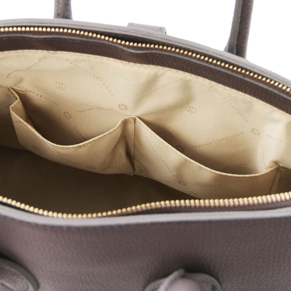TL Bag - Leather handbag with golden hardware | TL141529 - Image 100