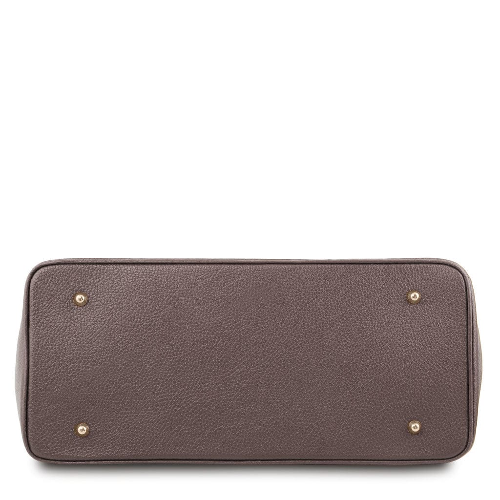 TL Bag - Leather handbag with golden hardware | TL141529 - Image 101