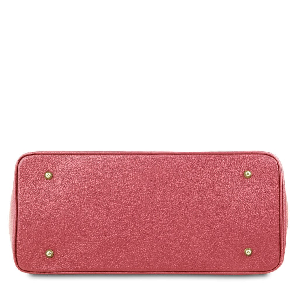 TL Bag - Leather handbag with golden hardware | TL141529 - Image 75